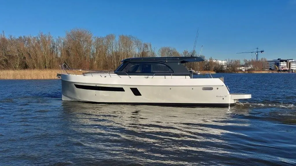 Maxima Boates Maxima 37 cabin