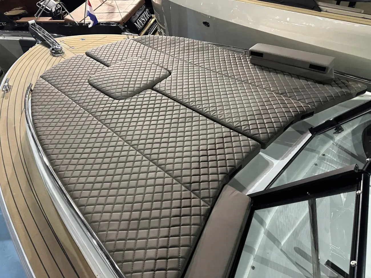 Maxima Boates Maxima 920 cabin