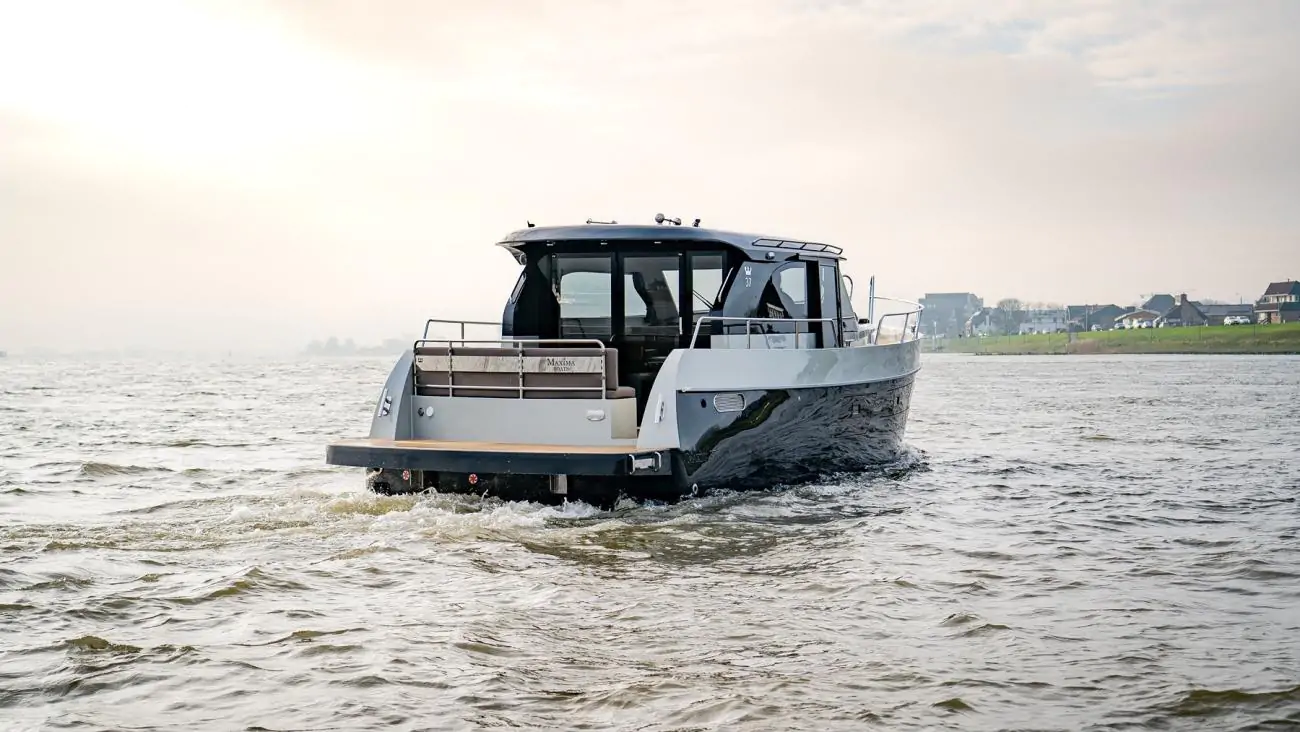 Maxima Boates Maxima 37 cabin