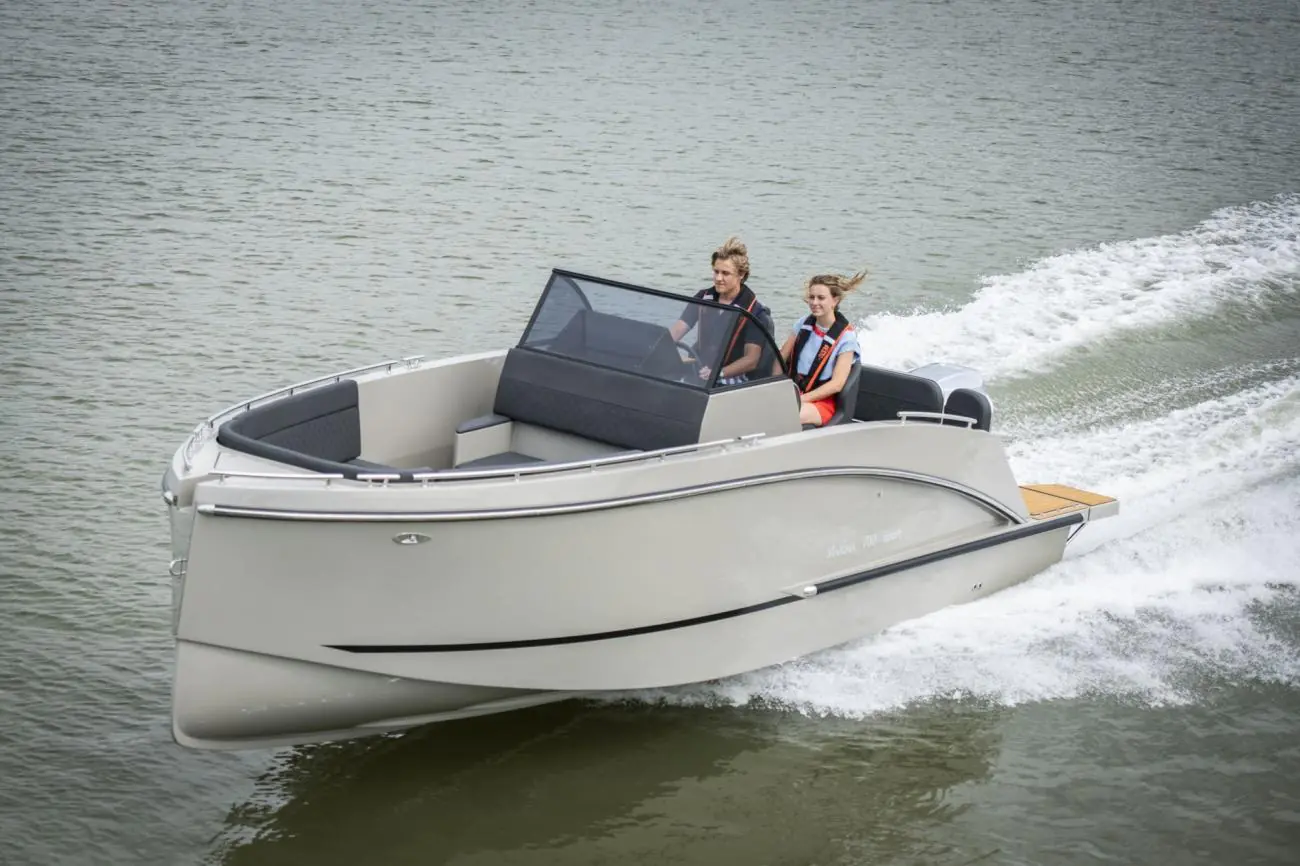Maxima Boates Maxima 700 sport