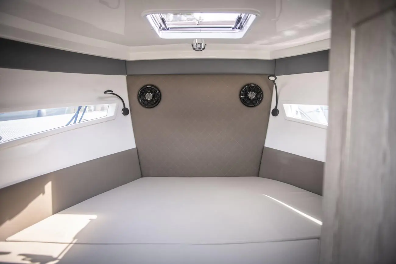 Maxima Boates Maxima 800 cabin