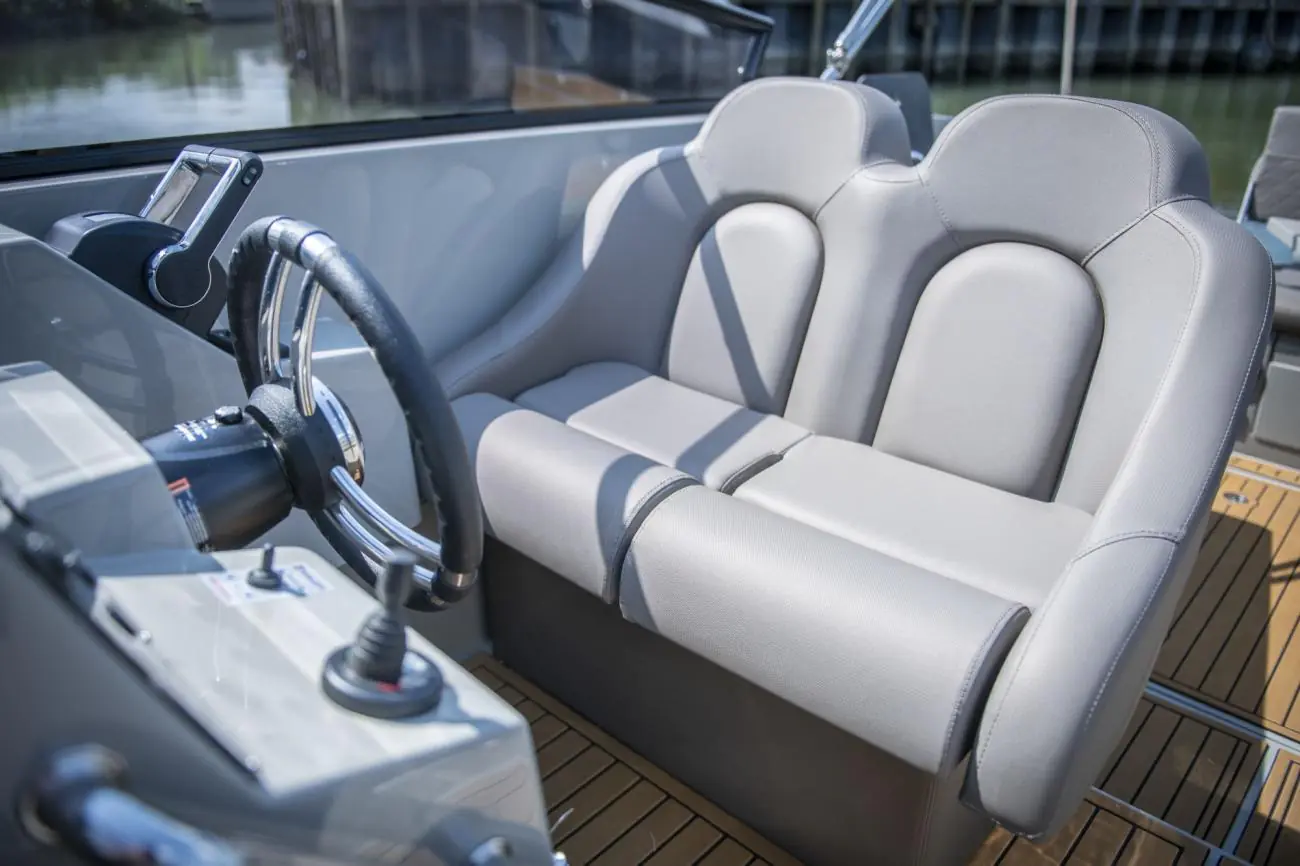 Maxima Boates Maxima 800 cabin