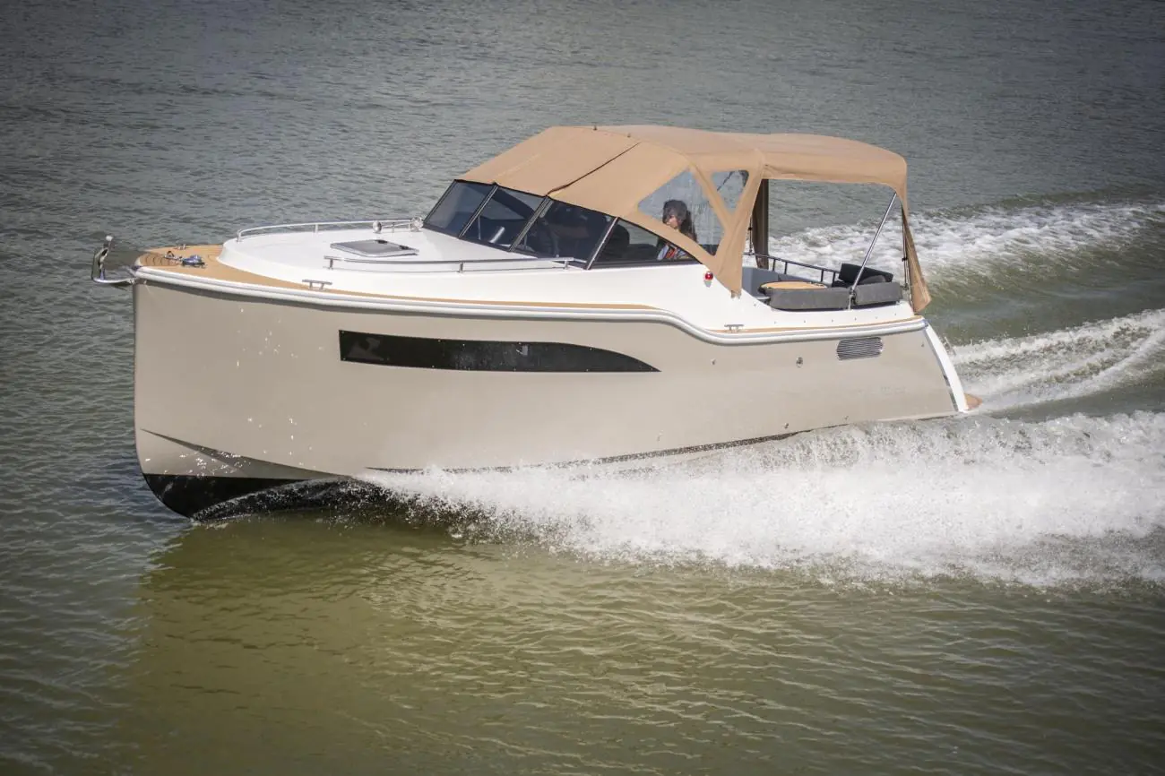 Maxima Boates Maxima 920 cabin