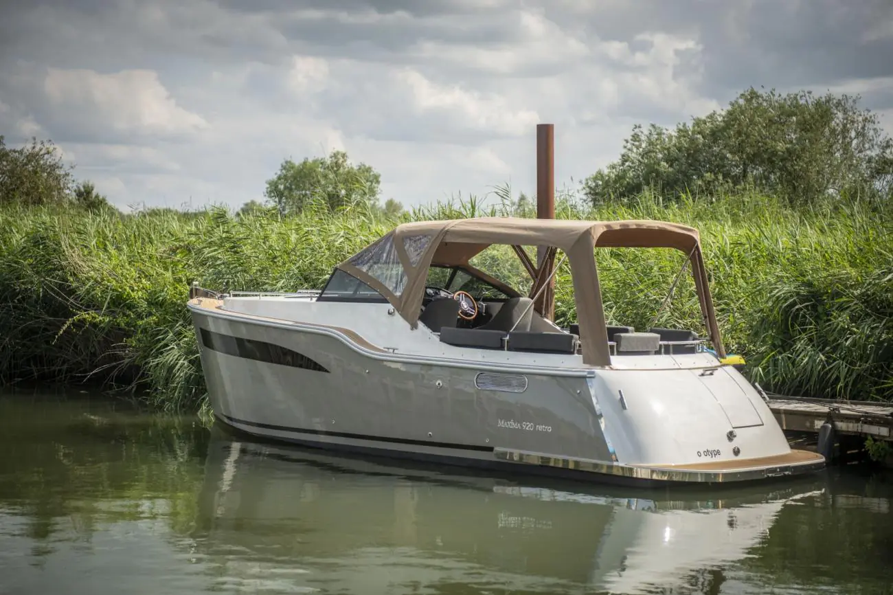 Maxima Boates Maxima 920 cabin