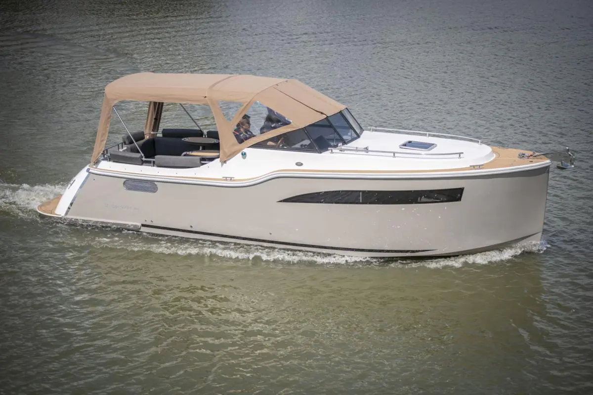 Maxima Boates Maxima 920 cabin