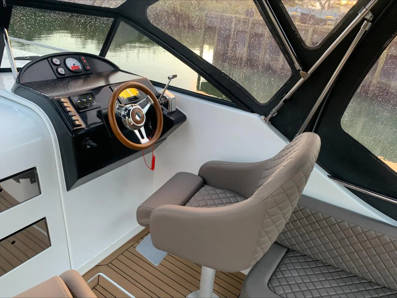 Maxima Boates Maxima 920 cabin