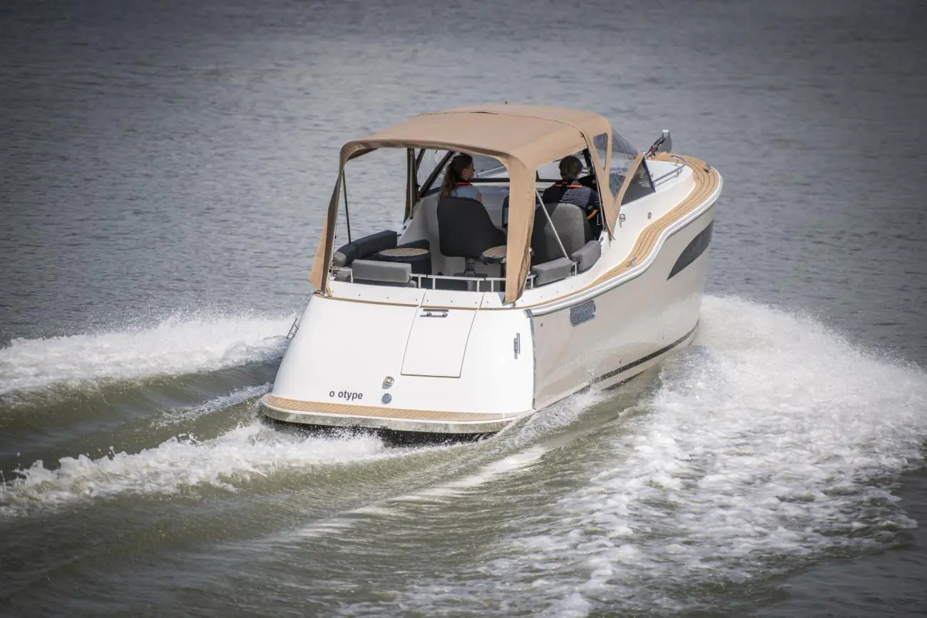 Maxima Boates Maxima 920 cabin